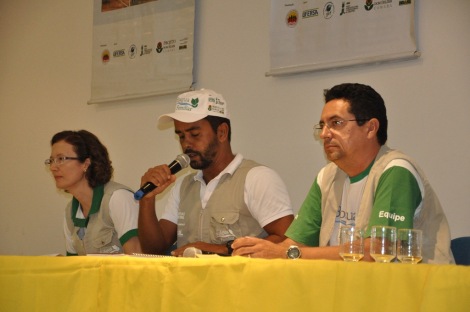Da esq. p/ dir.: Professora Solange Dombroski (Ufersa), Fábio Santiago, coordenador do Projeto Bioágua; e Robson Passos, da ATOS.
